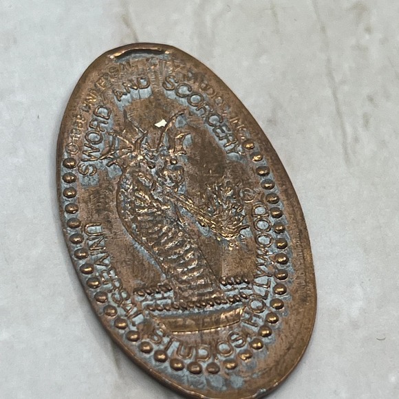 Vtg Swords and Sorcery Universal Studios Hollywood Souvenir Stamped Penny SB8 - Picture 2 of 2
